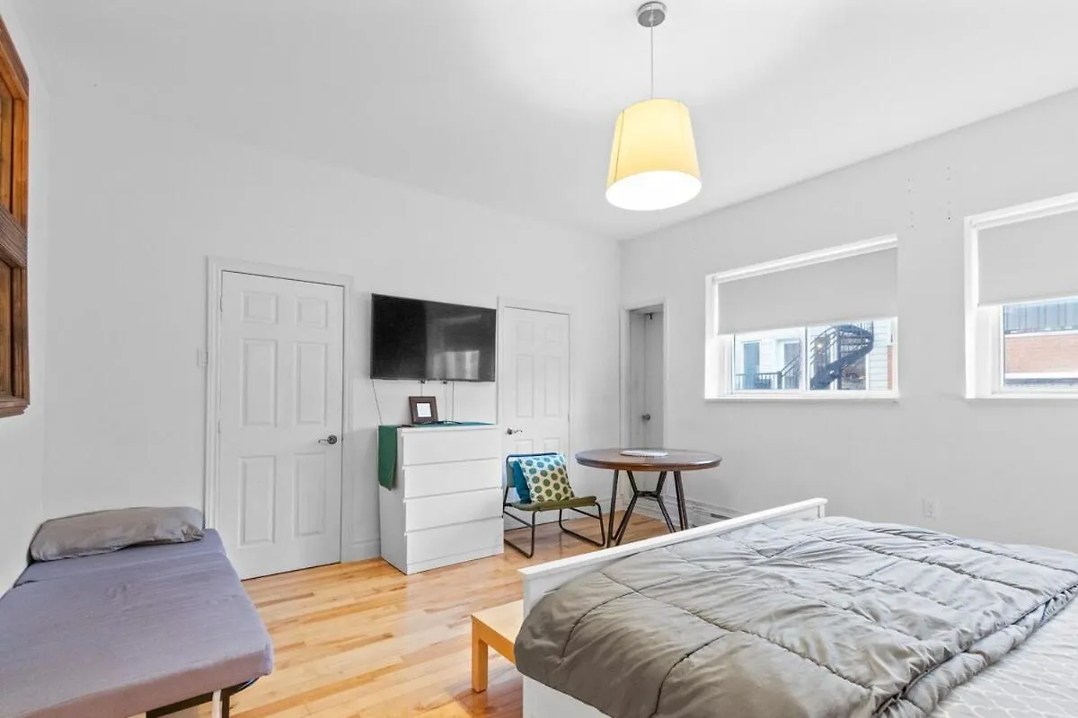 Ferienwohnung Lofty Urban Duplex Two Story Getaway Montréal Kanada