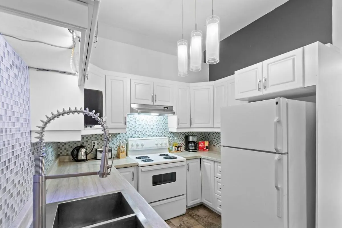Ferienwohnung Lofty Urban Duplex Two Story Getaway Montréal Apartment
