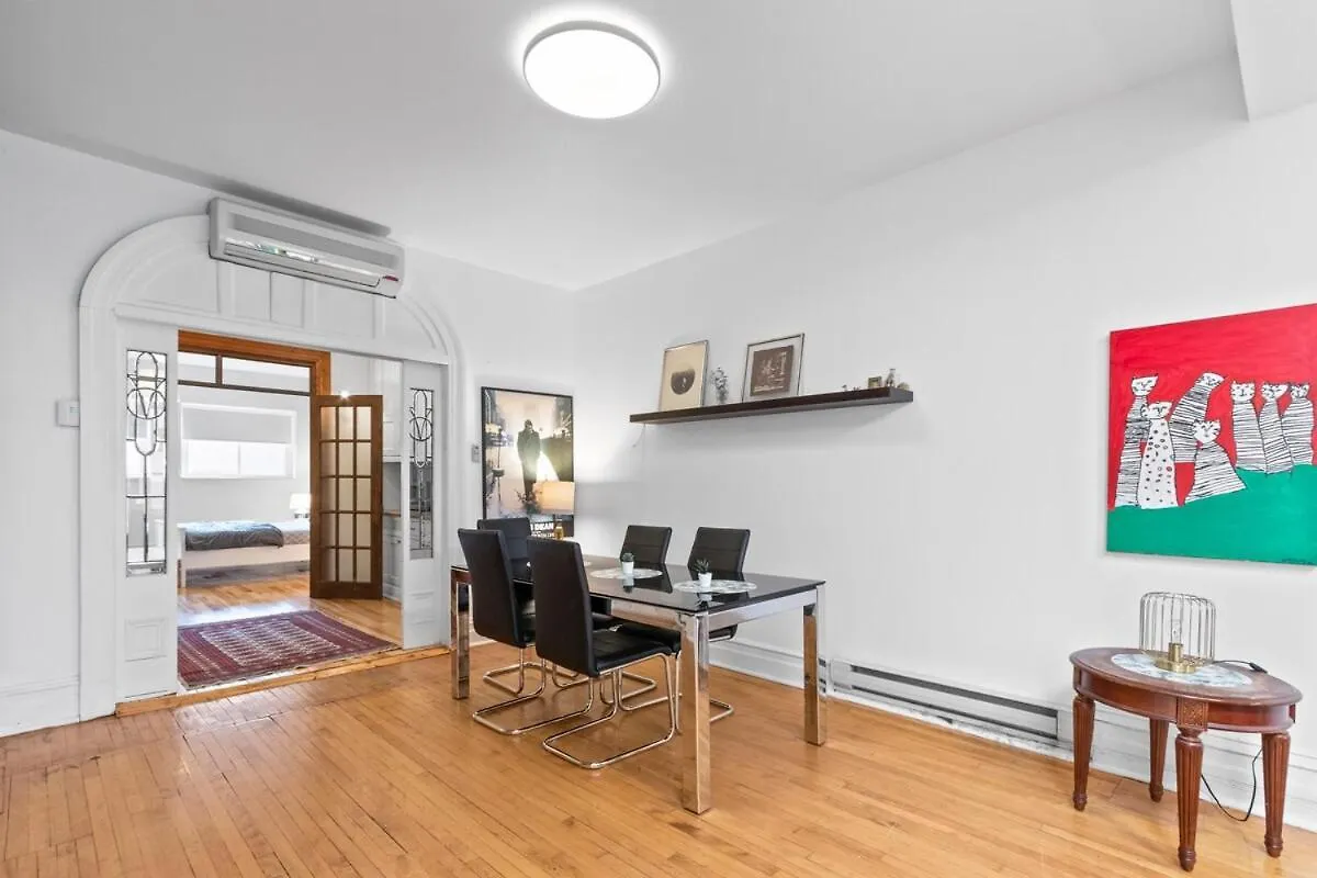 Ferienwohnung Lofty Urban Duplex Two Story Getaway Montréal Apartment