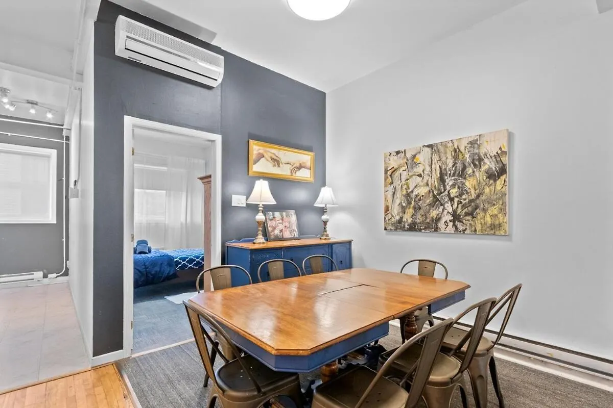 Apartment Ferienwohnung Lofty Urban Duplex Two Story Getaway Montréal
